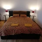 Zagreb Botanical Garden Budget Apartment